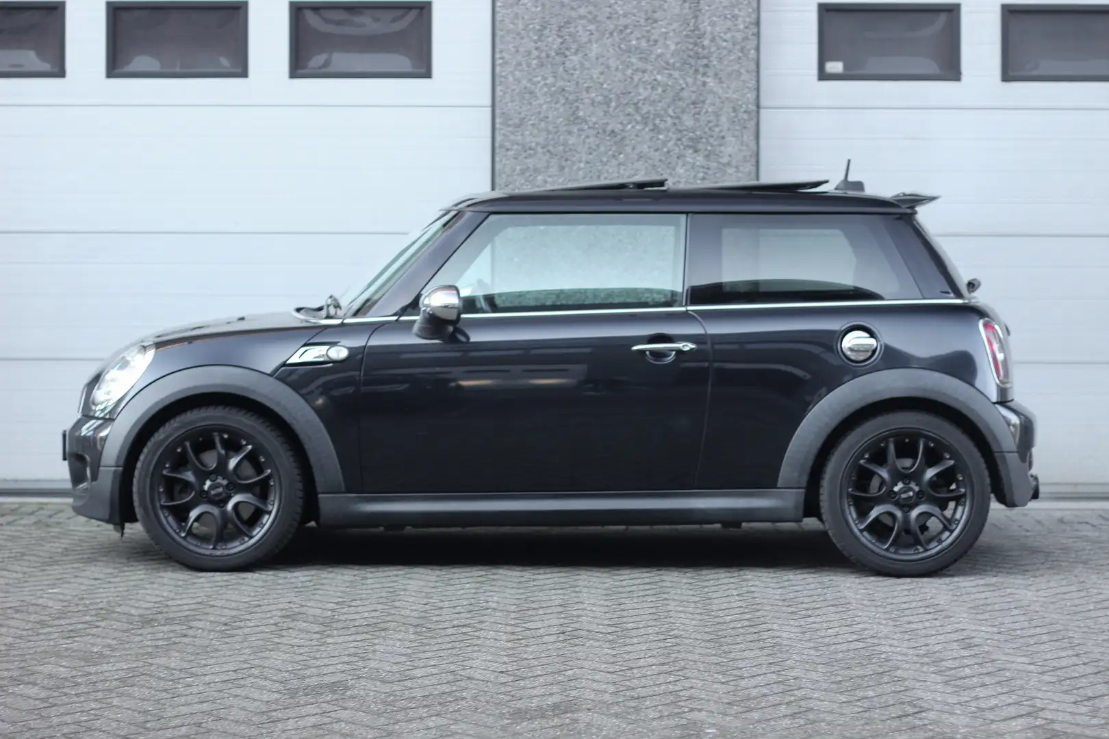 MINI Cooper S Chili | 174PK | Panoramadak | Leer | Xenon | Nav Zwart - 2