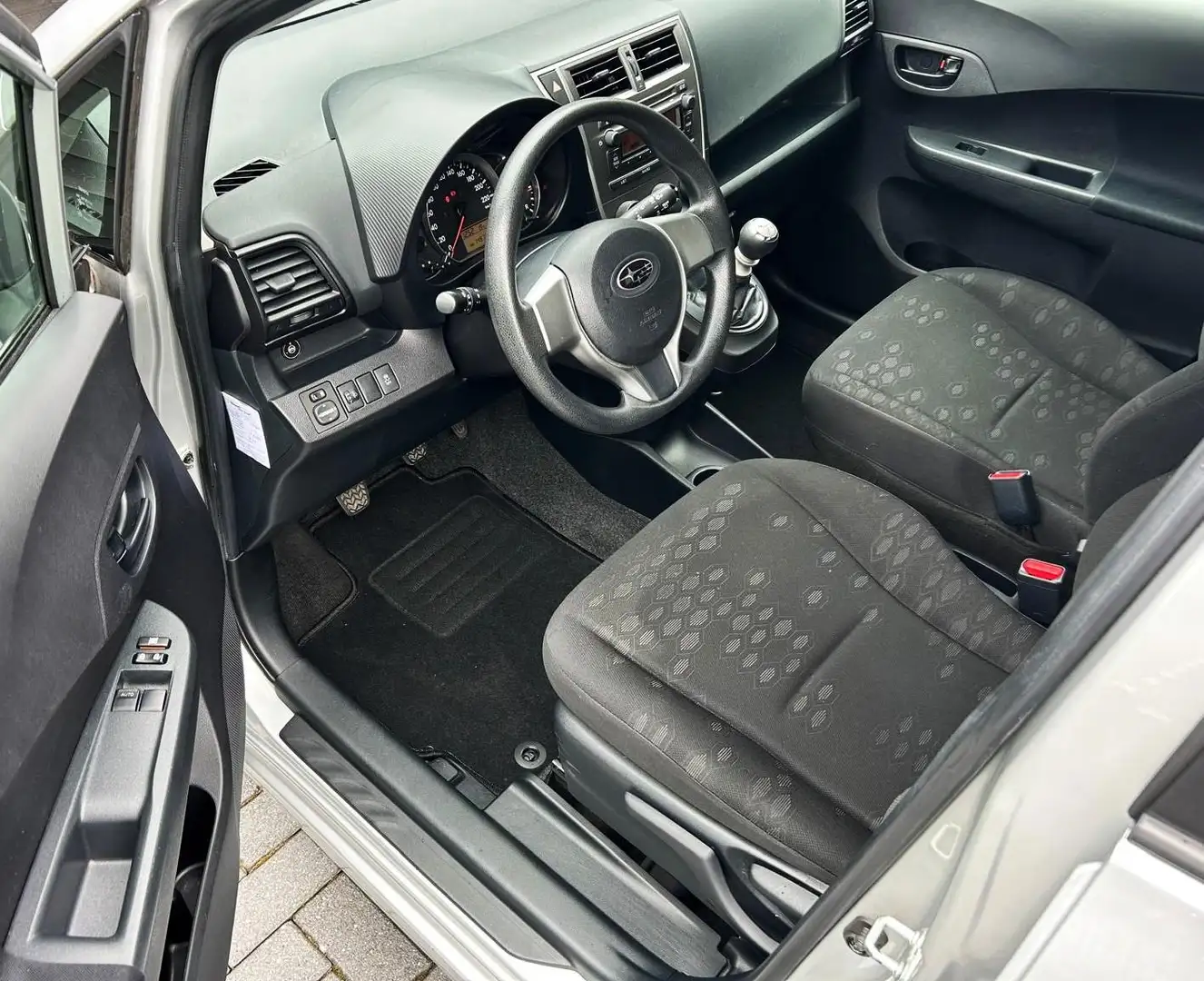 Subaru Trezia 1.3 Comfort - LPG-G3 - Airco - Tr. Haak - APK 06-2 Gris - 2