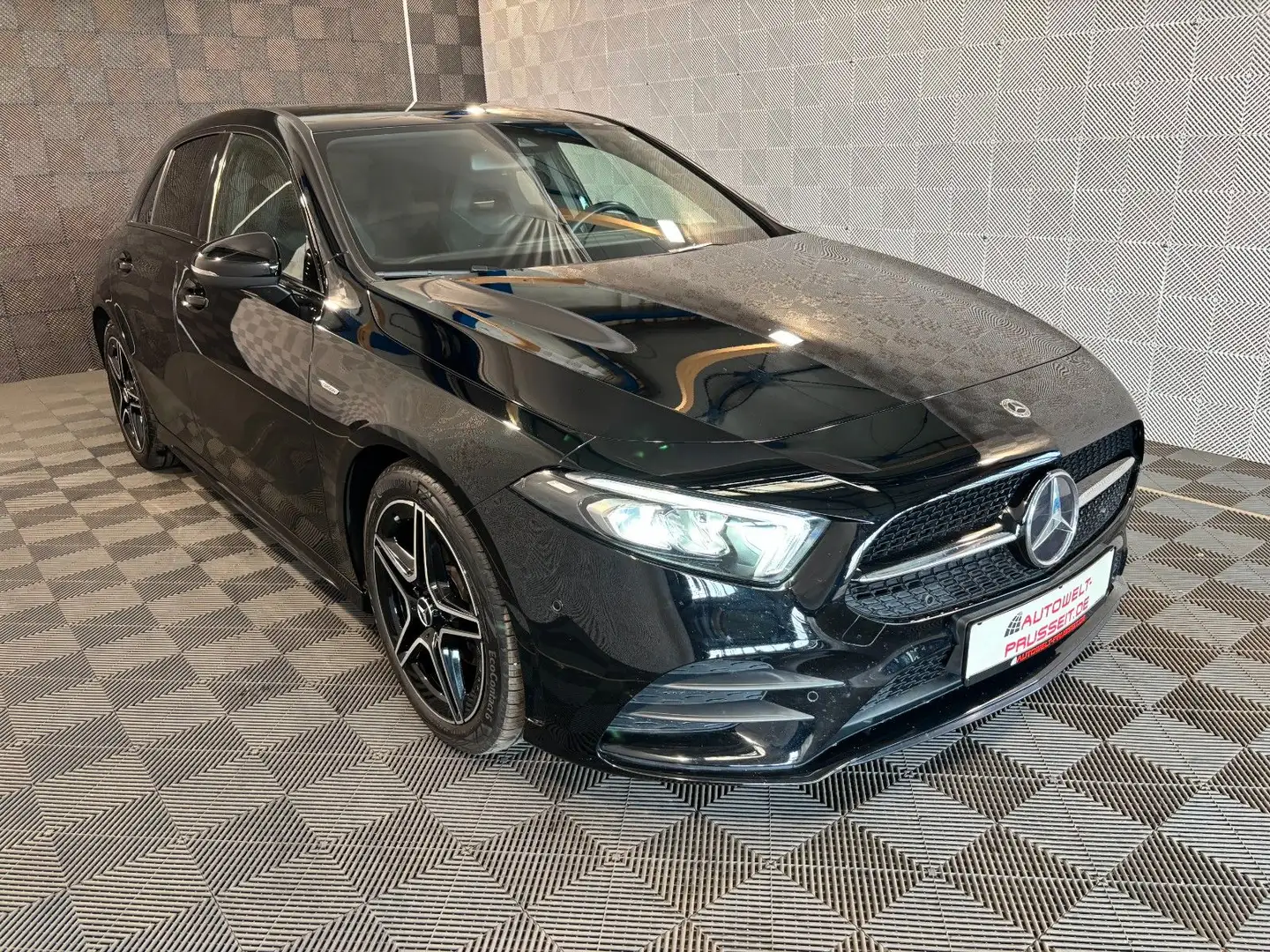 Mercedes-Benz A 180 *EDITION 2020*AMG*NIGHT-TEMPO-LED-NAVI-18" Negro - 1