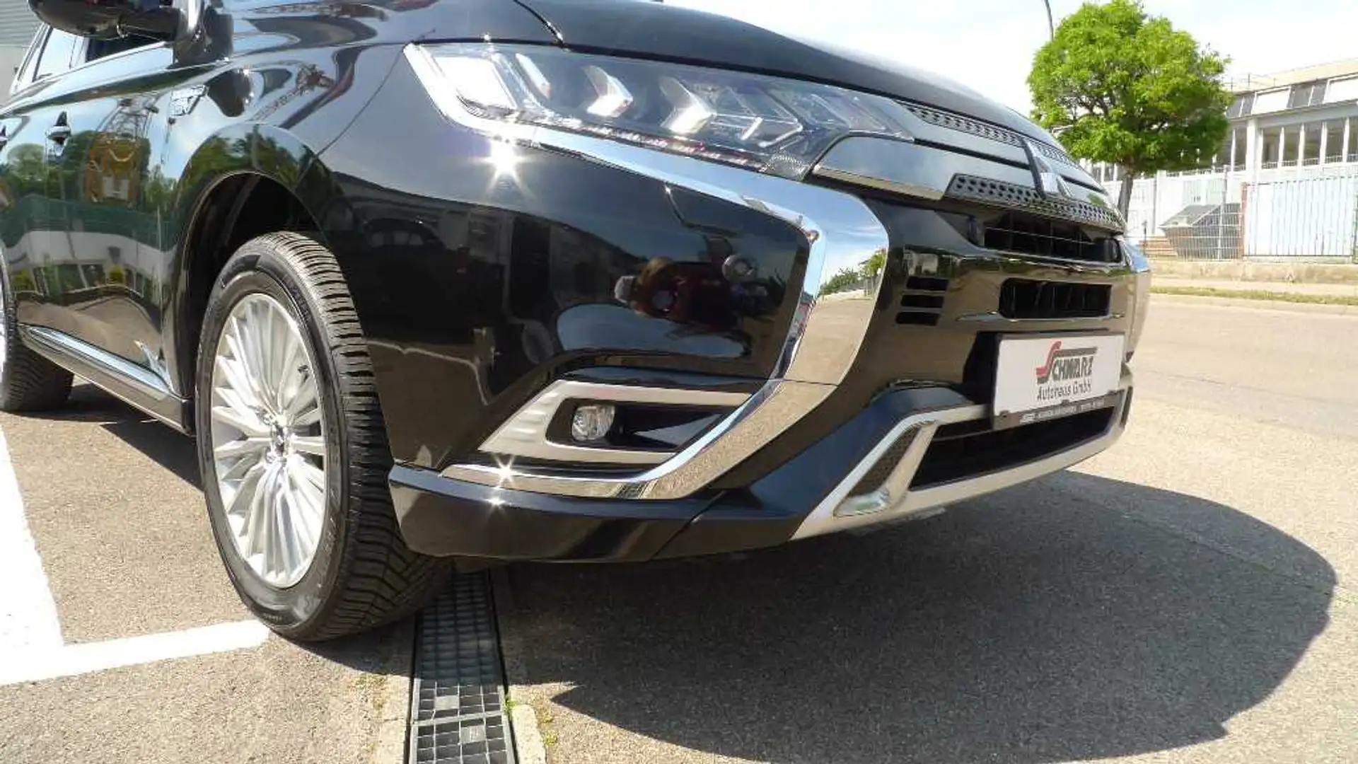 Mitsubishi Outlander Outlander Plug-in Hybrid Spirit + Paket 2.4 4WD Noir - 2