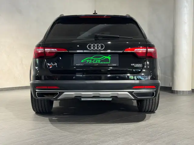 Audi A4 view 14