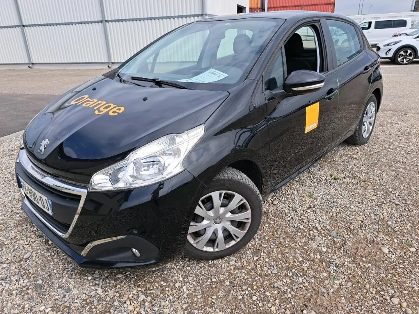Peugeot 208 1.2 PURETECH 82CH S\u0026S PREMIUM EURO6C Noir - 1