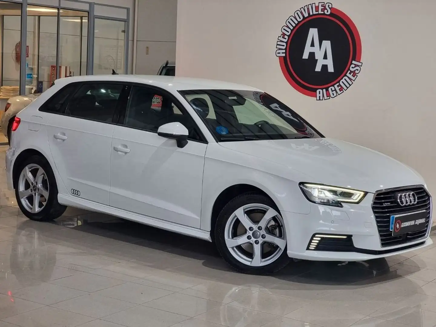 Audi A3 Sportback S line 40 etron 150kW S tron Weiß - 1