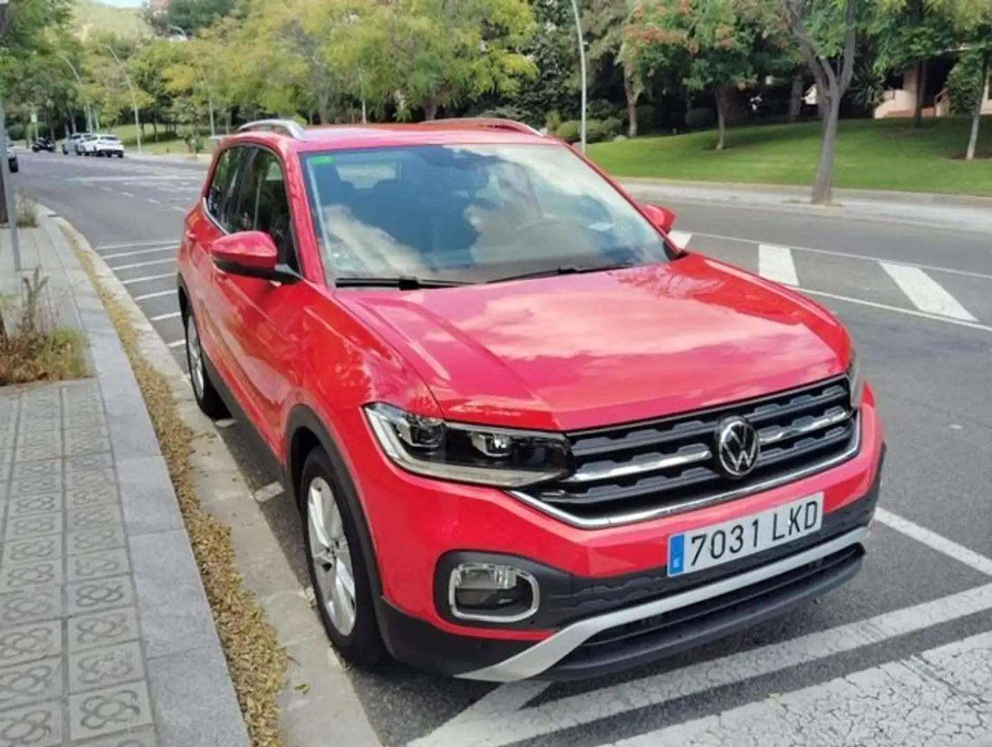 Volkswagen T-Cross Sport Rojo - 1