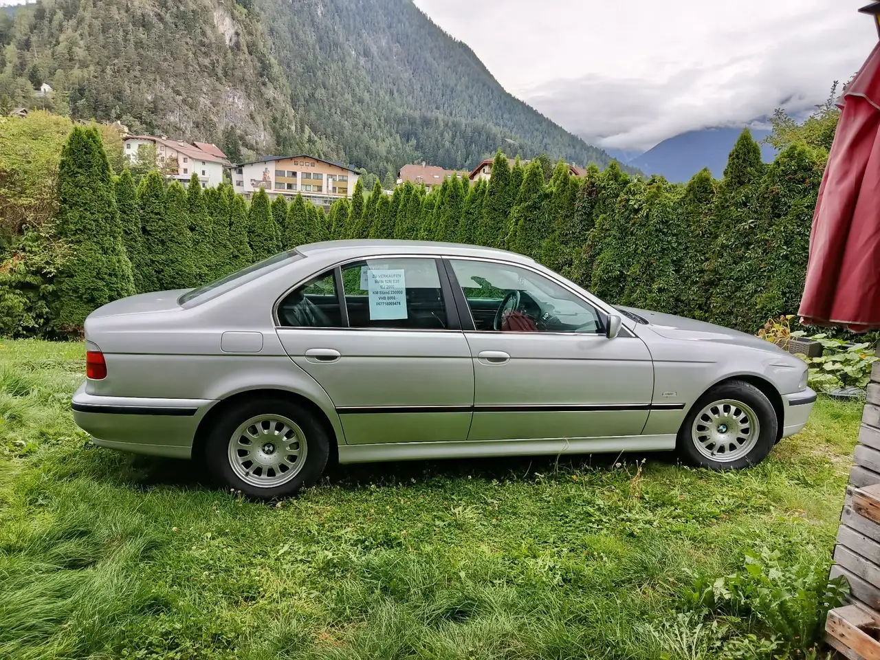 BMW 528i, foto 8