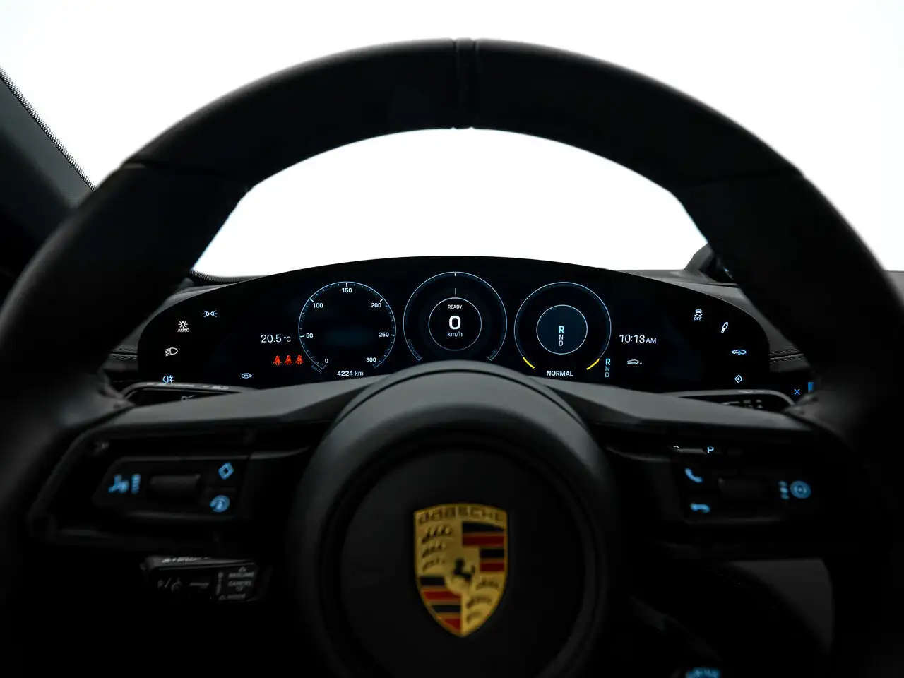 Porsche Taycan снимка Porsche Taycan
