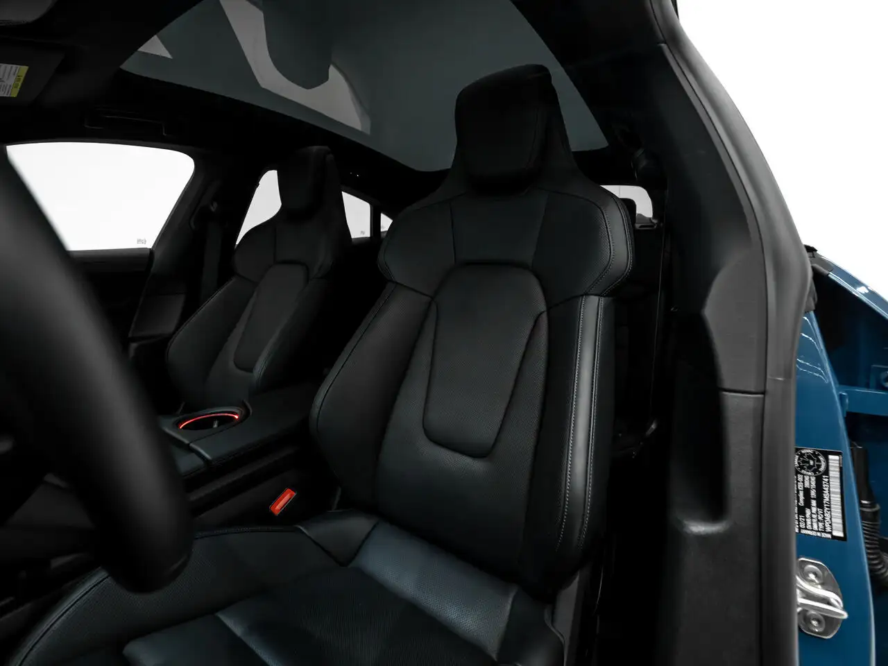 Porsche Taycan снимка Porsche Taycan