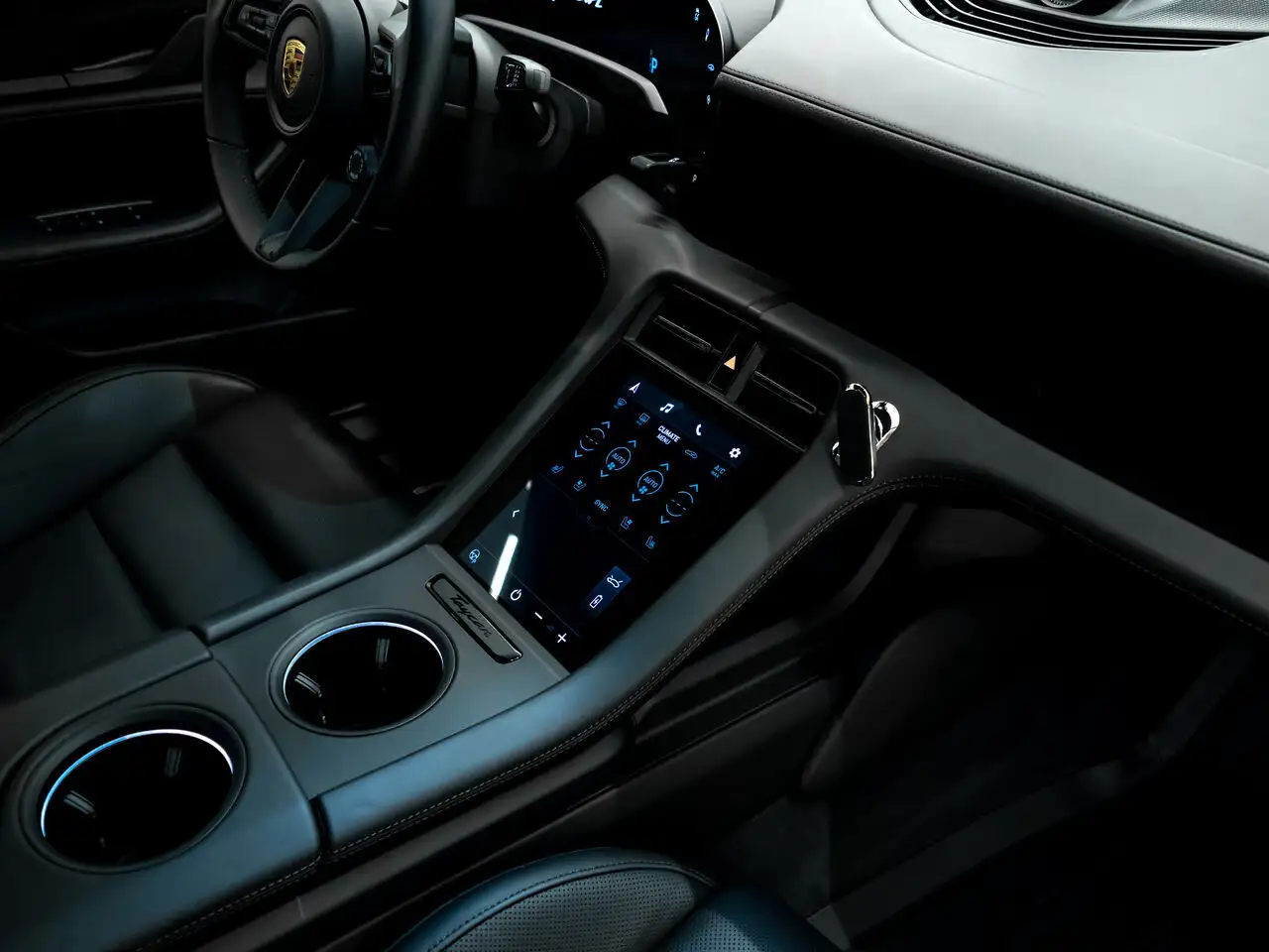 Porsche Taycan снимка Porsche Taycan