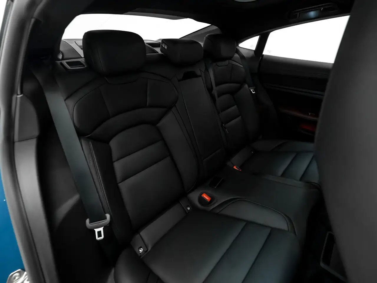 Porsche Taycan снимка Porsche Taycan