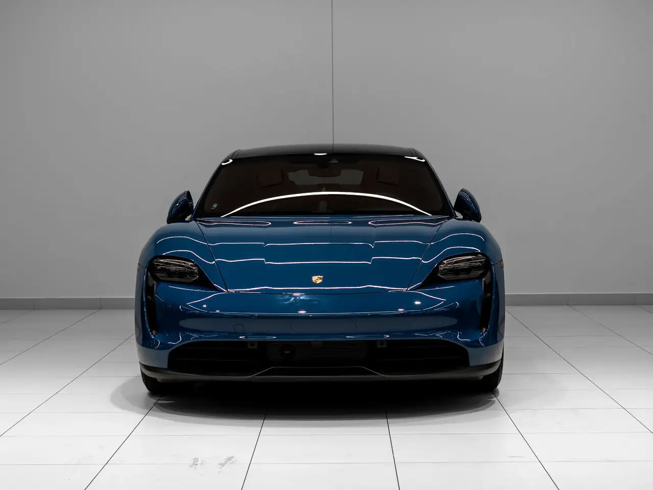 Porsche Taycan снимка Porsche Taycan