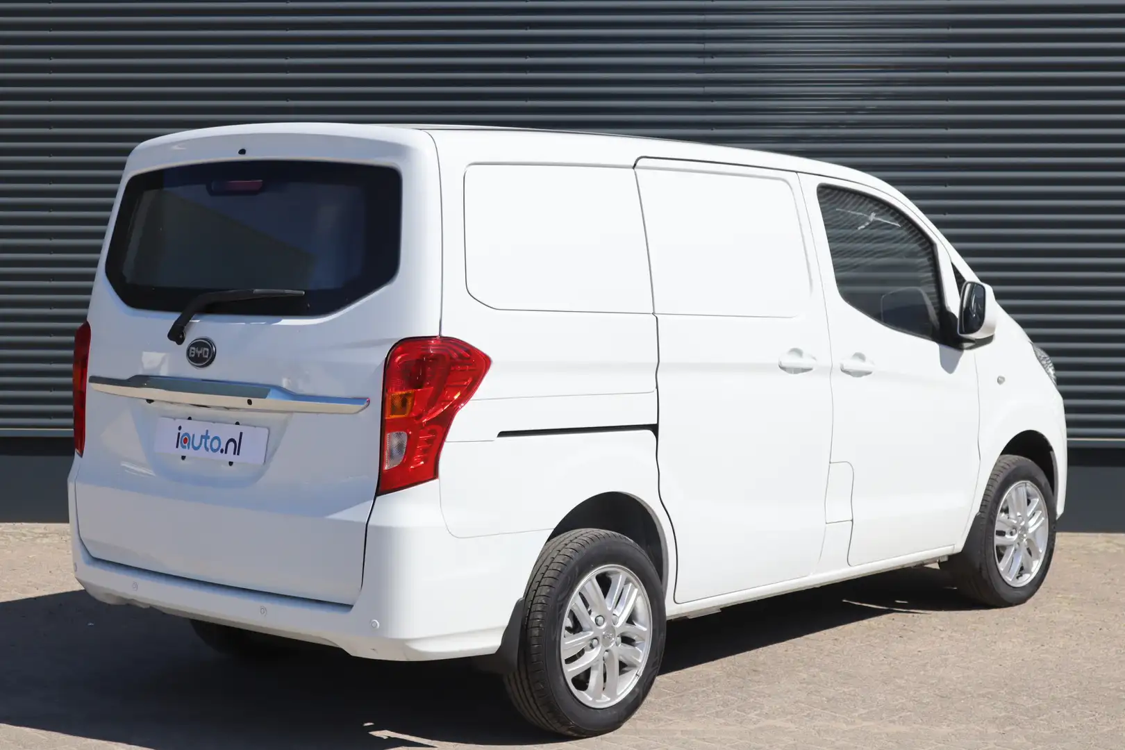 BYD ETP3 45 kWh 2x Schuifdeur /Camera/Leder/Keyless/ECC/Sto Blanco - 2