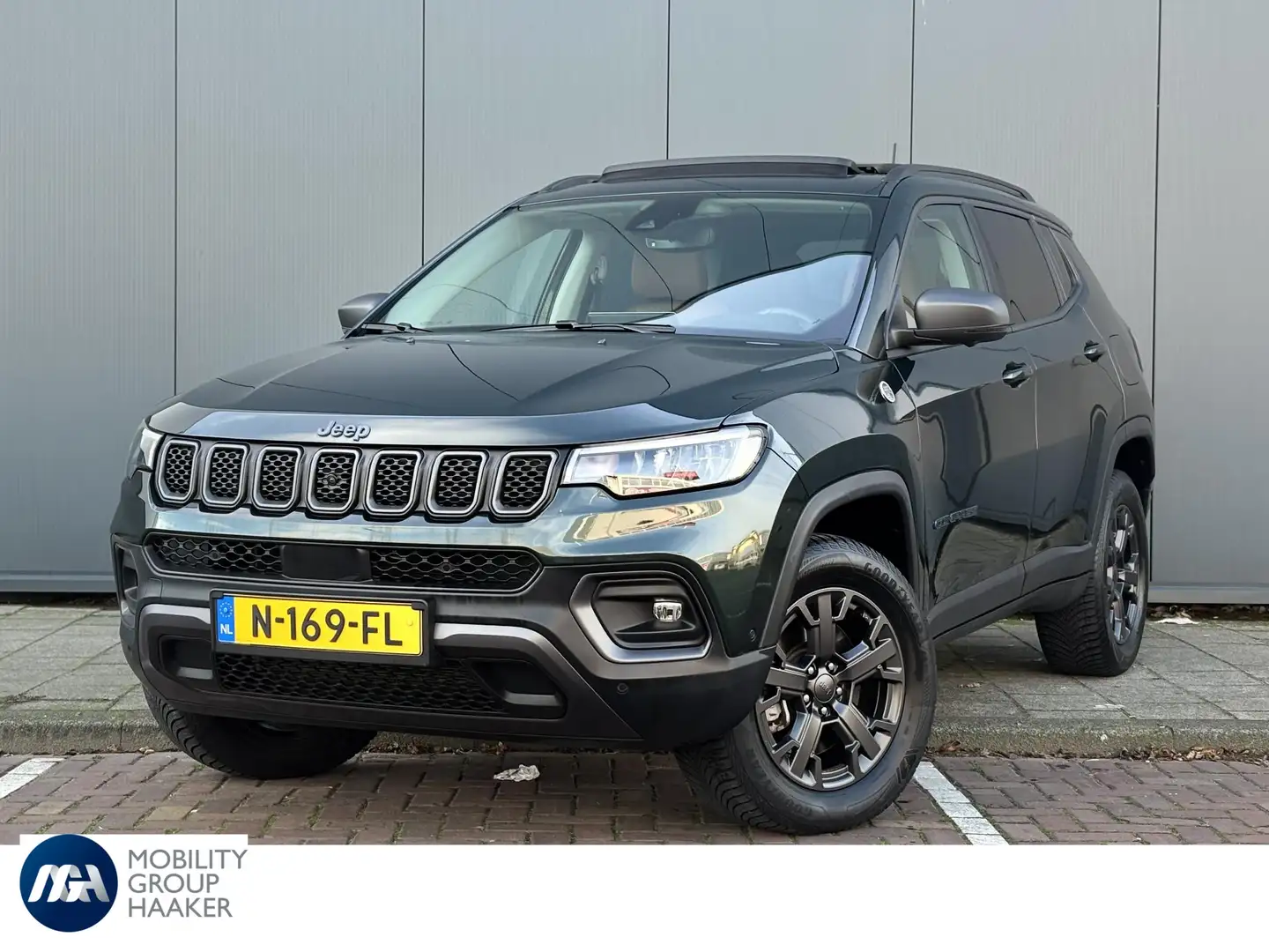 Jeep Compass 4xe 240 Plug-in Hybrid Electric Trailhawk Navigati Vert - 1