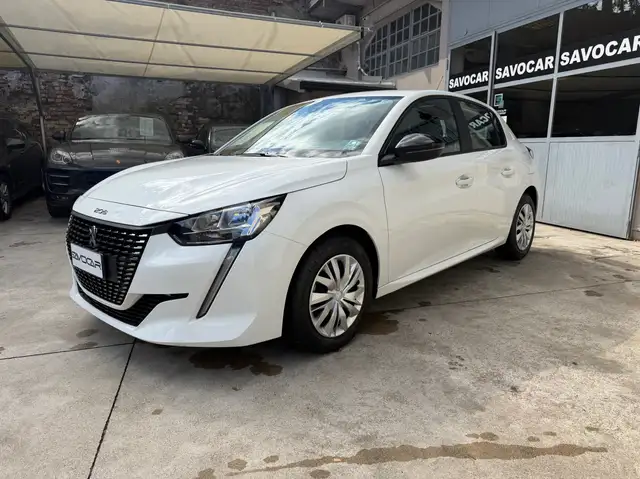 Peugeot 208 view 6