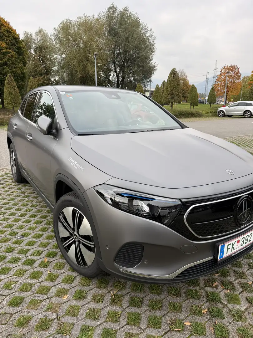 Mercedes-Benz EQA 250 250+ AMG Line Grau - 1
