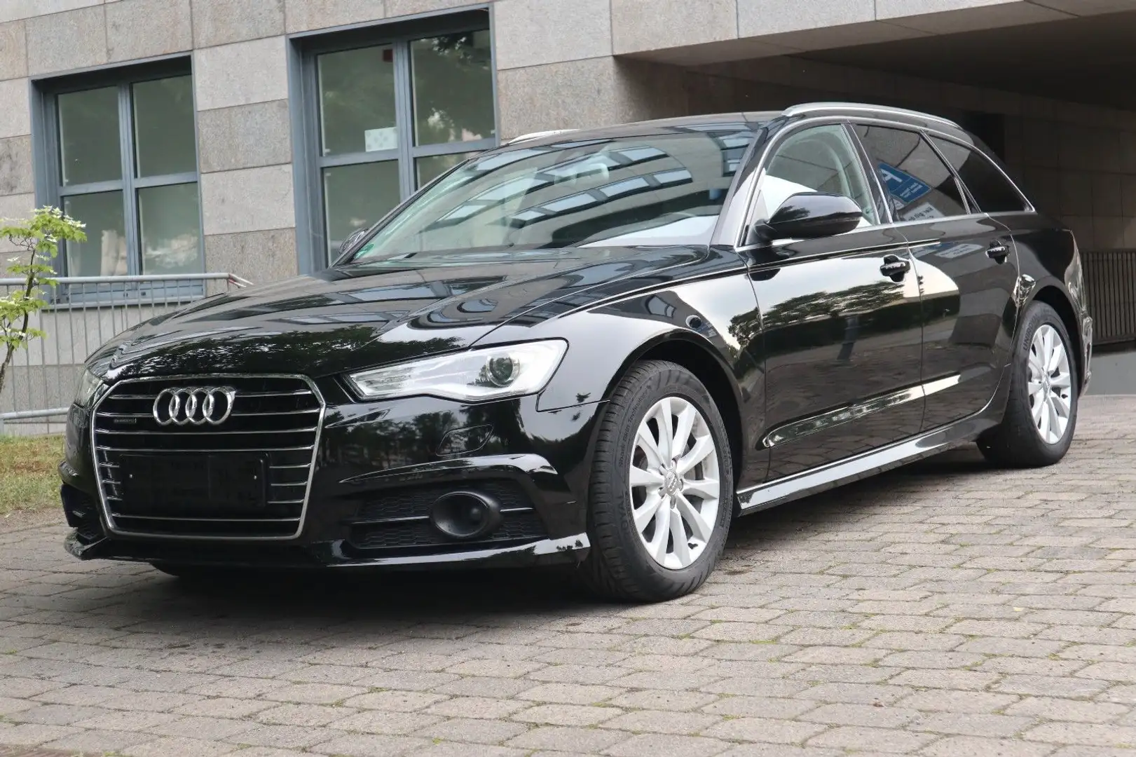 Audi A6 Avant 3.0 TDI clean diesel quattro Dist. Kam. Schwarz - 1