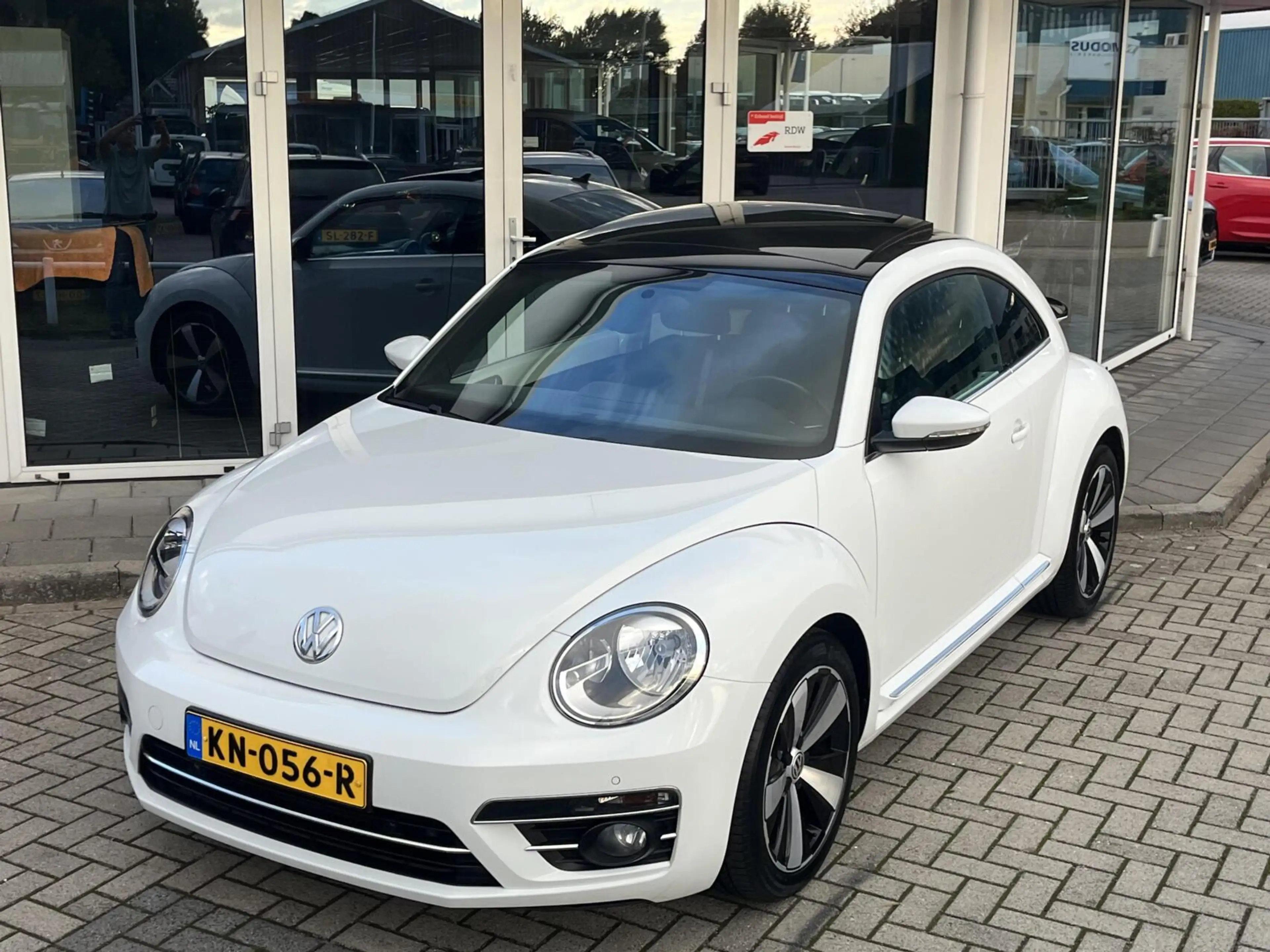 Volkswagen Beetle TSI SCHUIFDAK+18INCH NL AUTO 1E EIGENAAR! — photo 14
