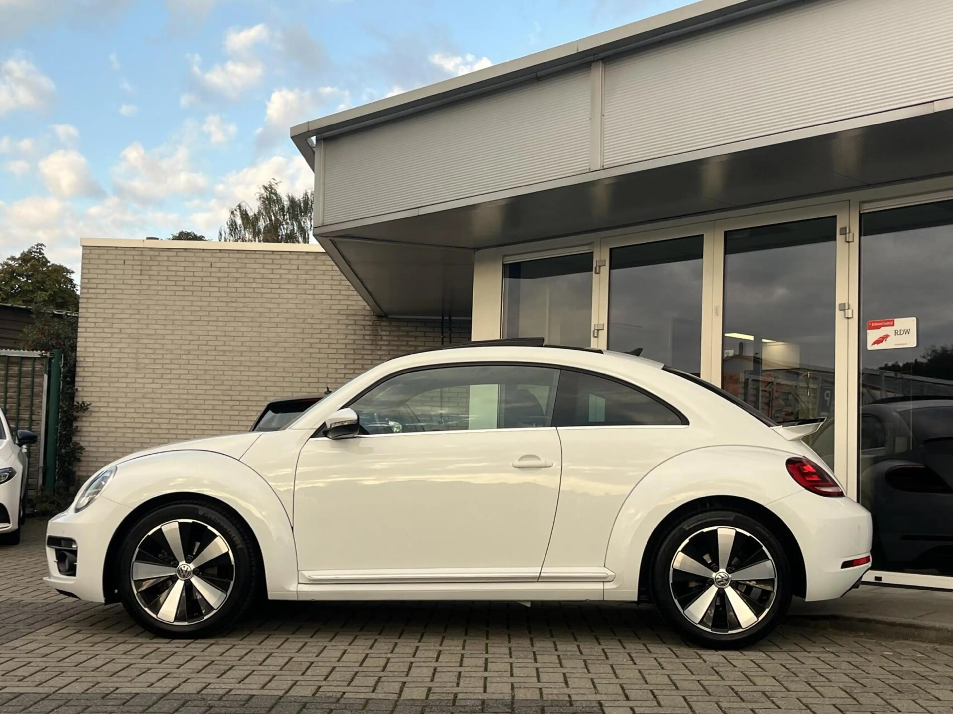 Volkswagen Beetle TSI SCHUIFDAK+18INCH NL AUTO 1E EIGENAAR! — photo 4