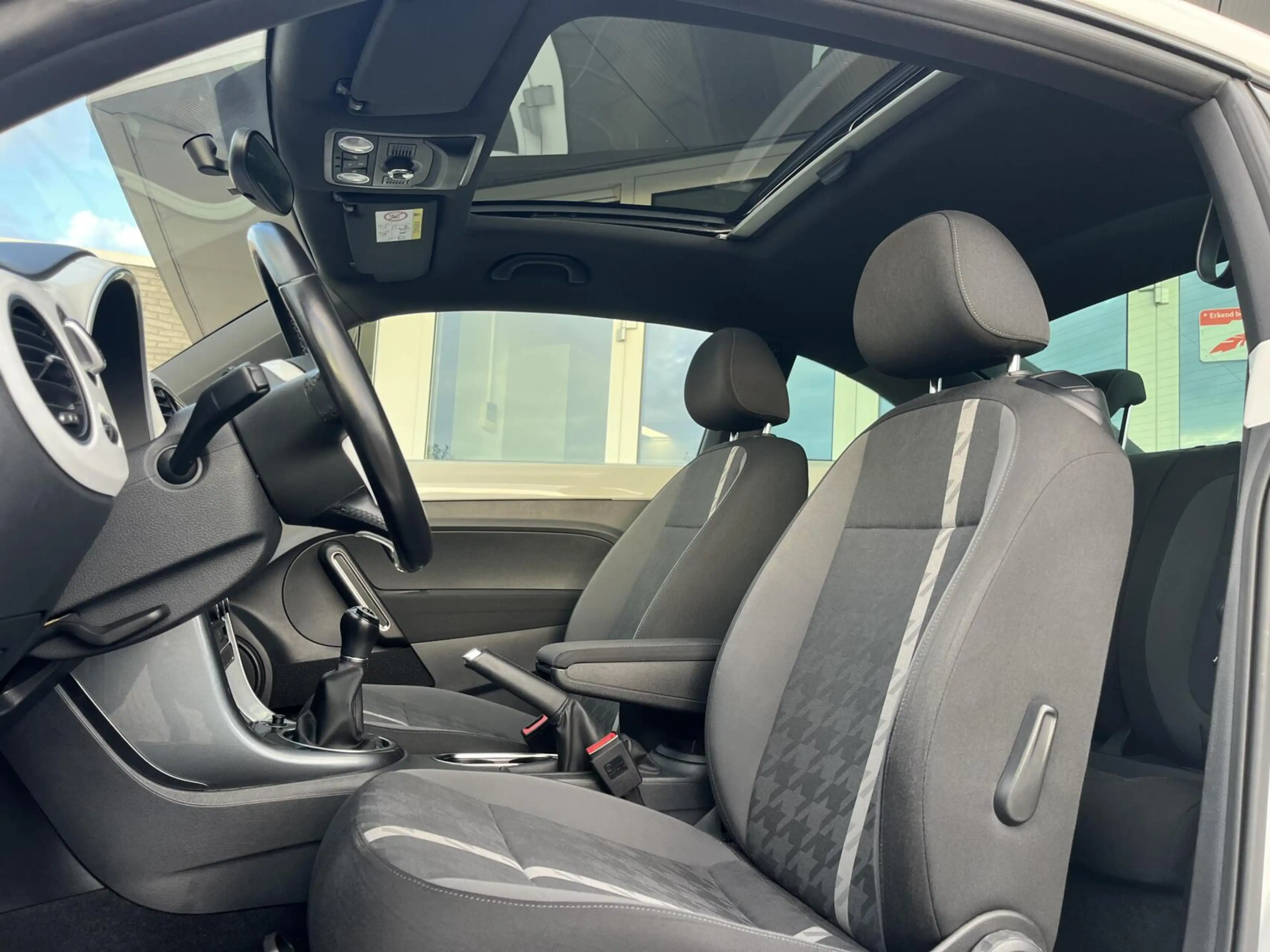 Volkswagen Beetle TSI SCHUIFDAK+18INCH NL AUTO 1E EIGENAAR! — photo 6