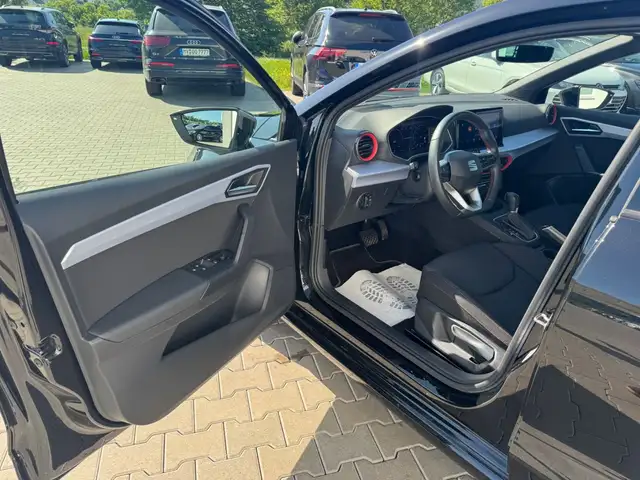 Seat Ibiza view 8