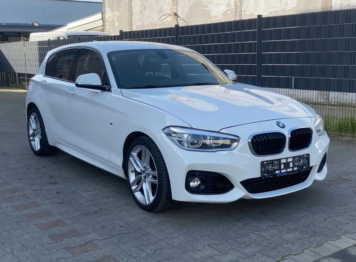 BMW 120 120dA xDrive pack M - 1