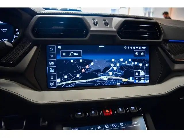 Lamborghini Urus view 13