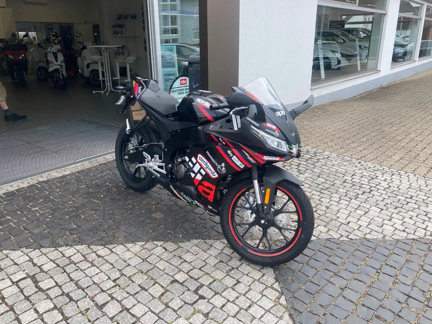 Aprilia RS 125 GP Replica - 1