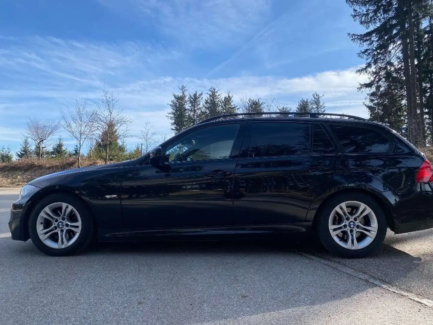 BMW 320 320d Touring Schwarz - 1