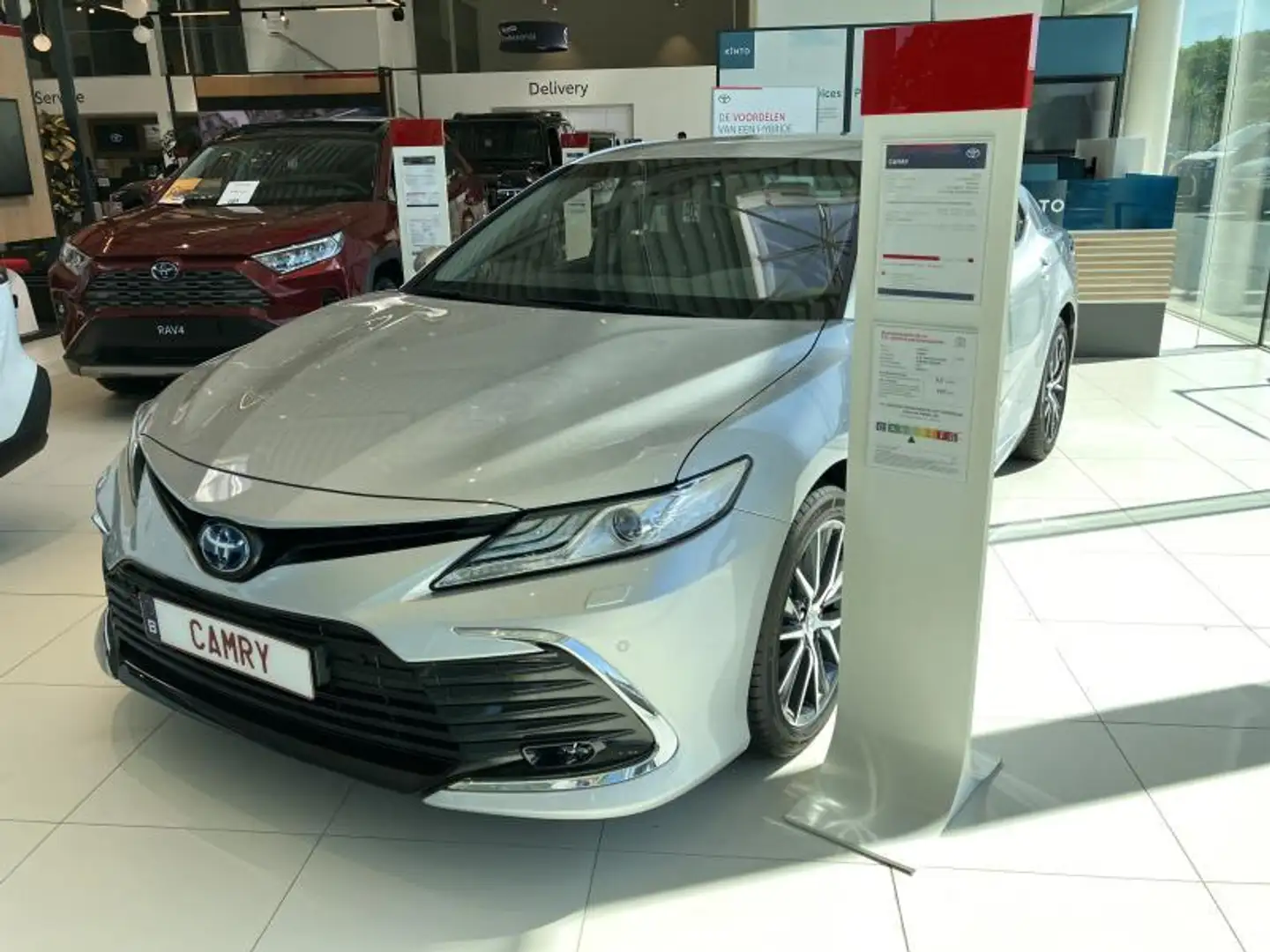 Toyota Camry Premium NEW STOCK Grau - 1
