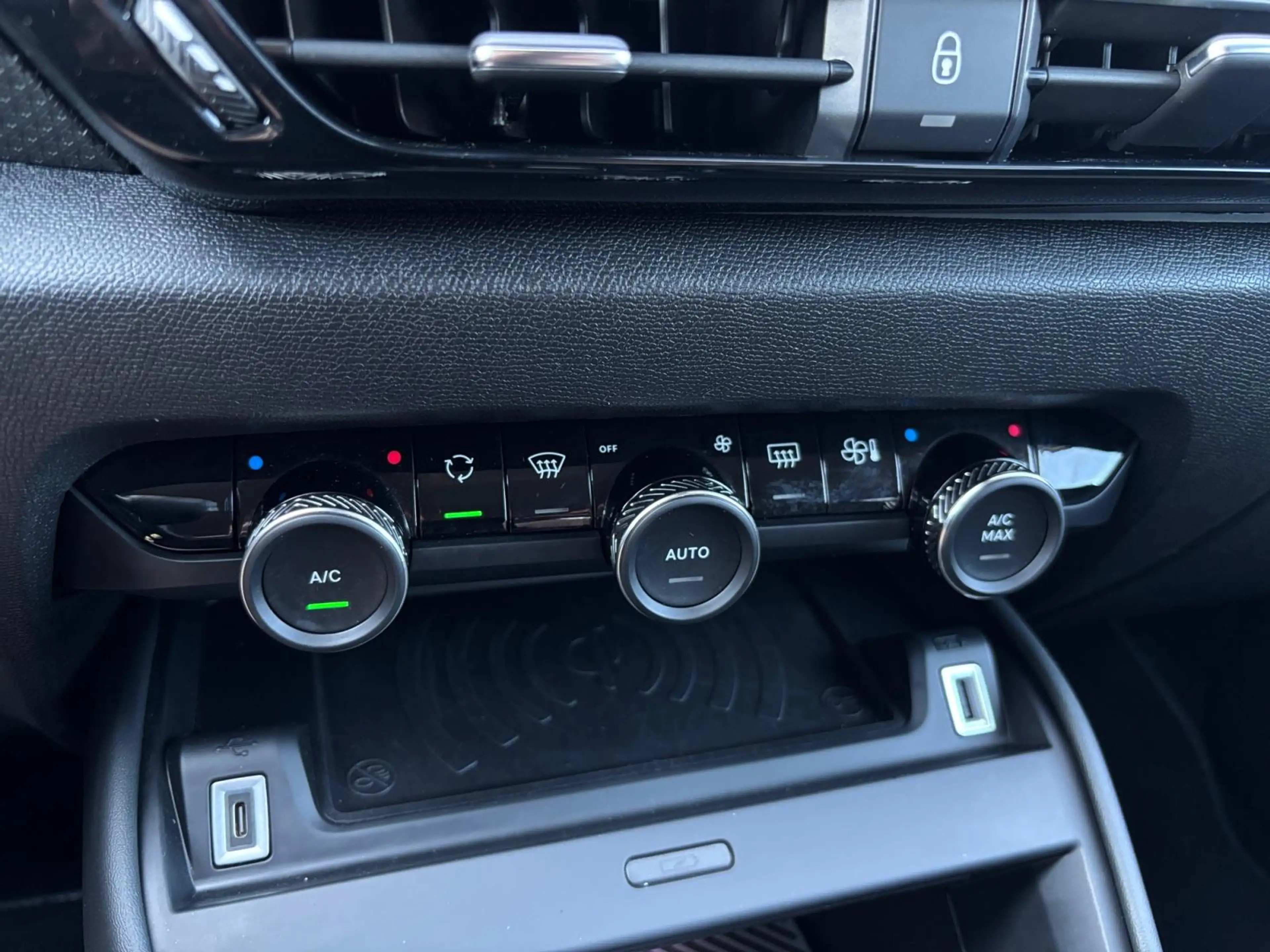Citroen E-C4 Electric Shine 50 kWh ✅ LED ✅ 360 ✅ ACC — photo 21