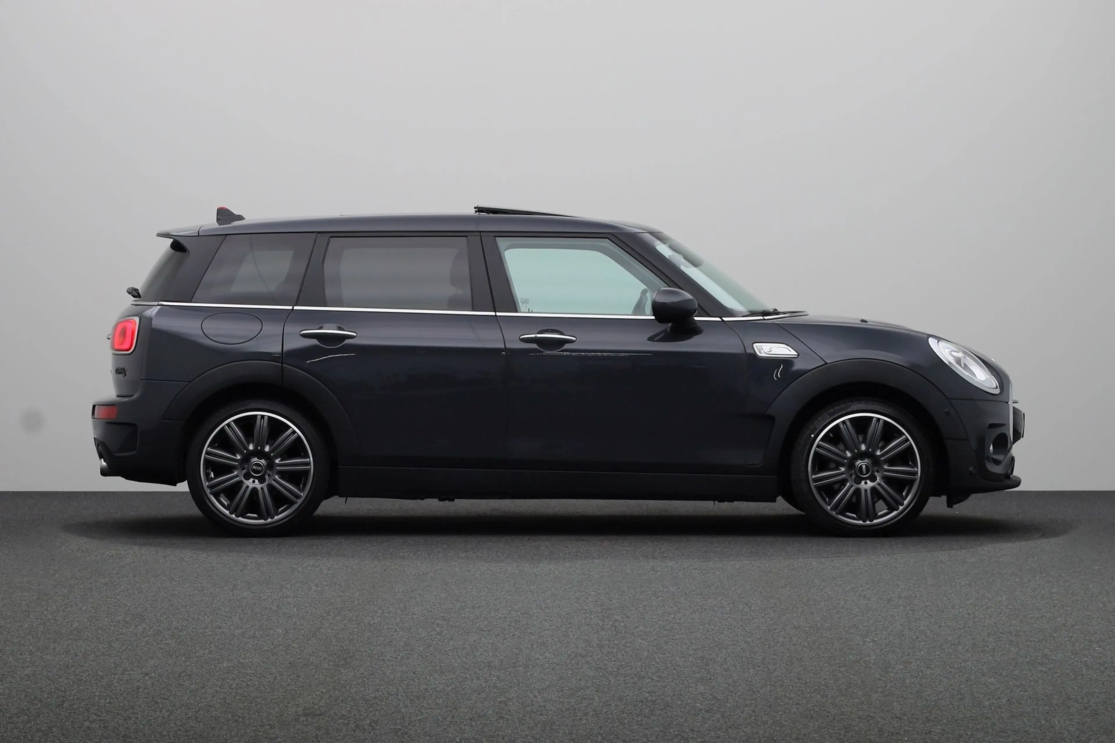 MINI Cooper S Clubman Mini 2.0 Serious Business — photo 10