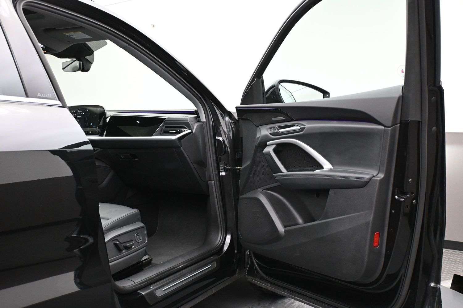 2025 Audi Q5 Progressiv 2.0 TFSI quattro thumb 31