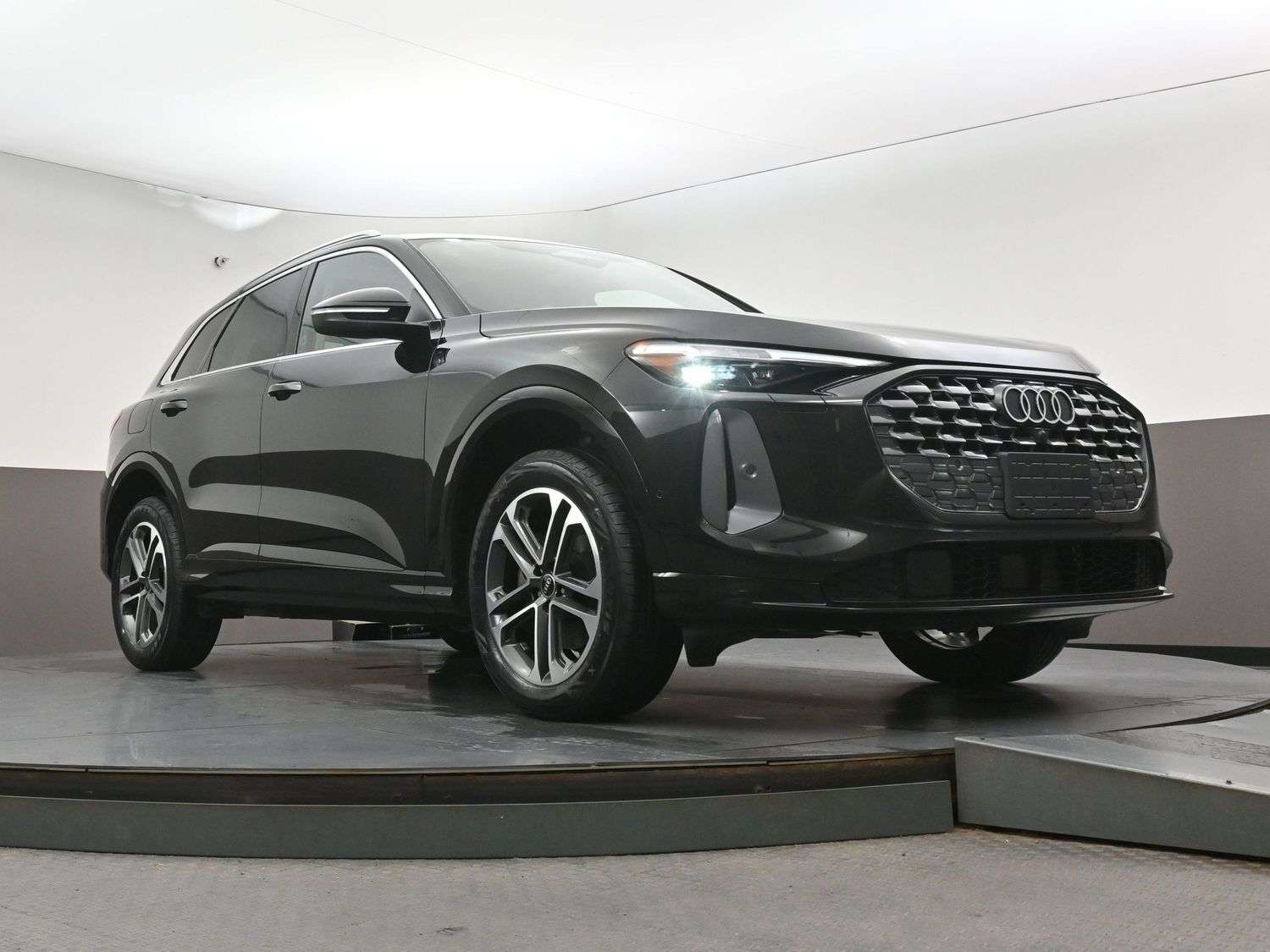 2025 Audi Q5 Progressiv 2.0 TFSI quattro thumb 38