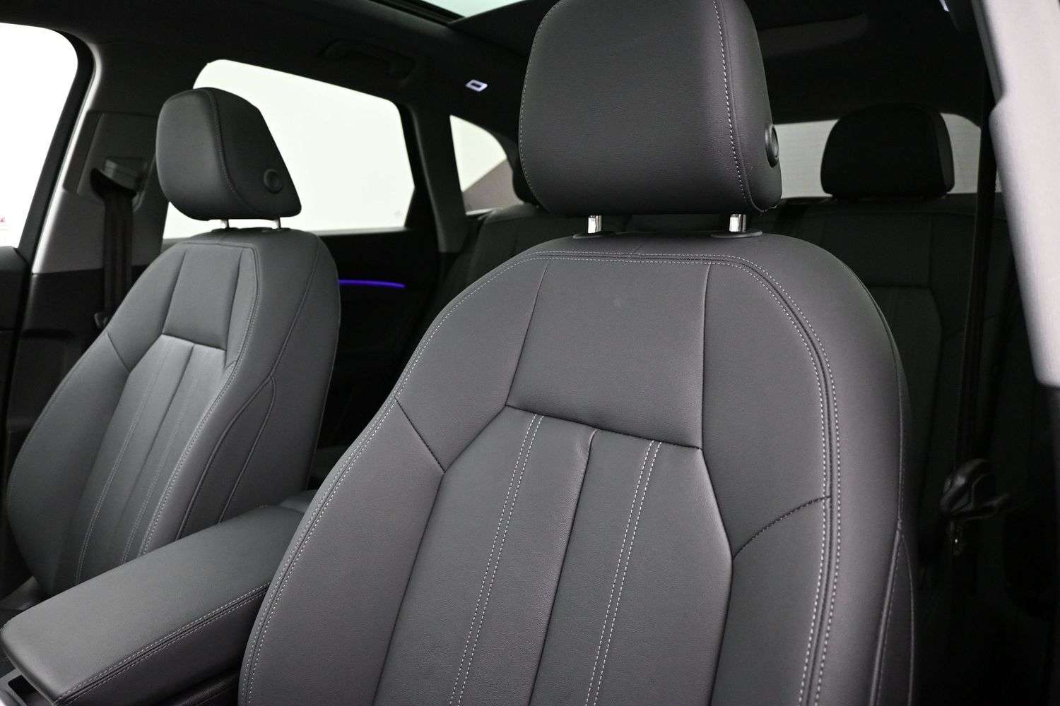 2025 Audi Q5 Progressiv 2.0 TFSI quattro thumb 8