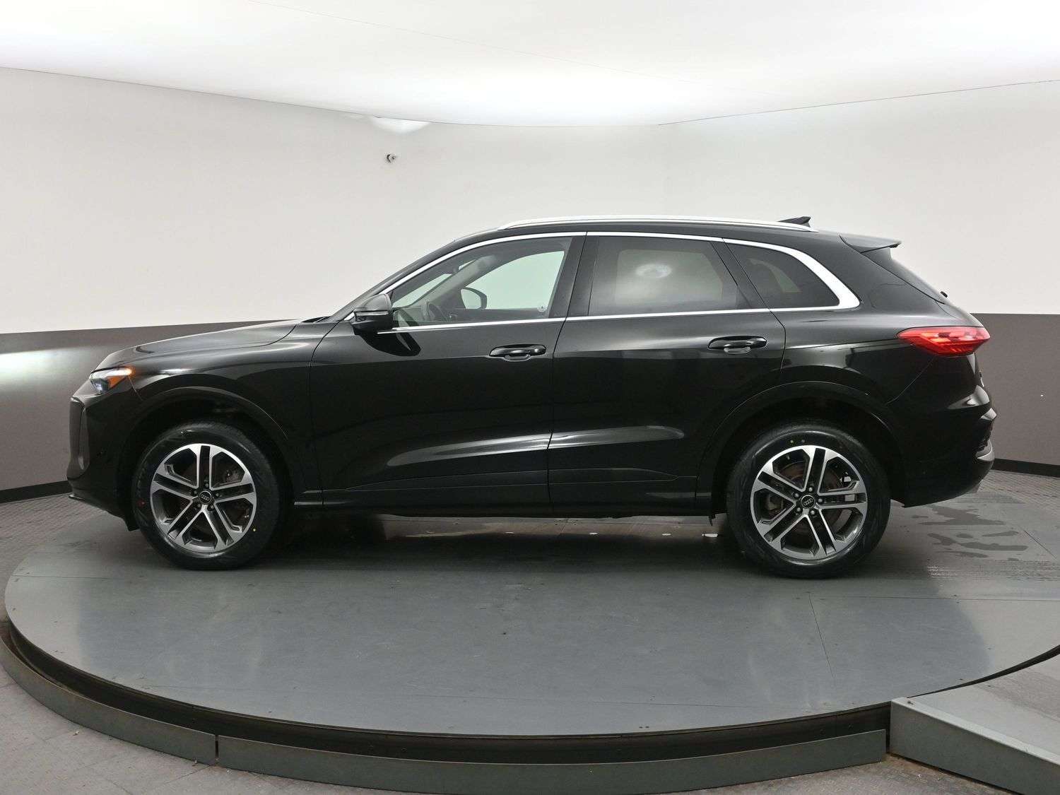 2025 Audi Q5 Progressiv 2.0 TFSI quattro thumb 33
