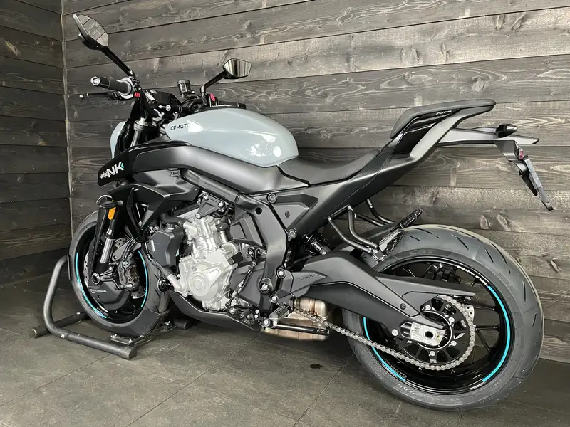 CFMOTO 675 NK - foto 7