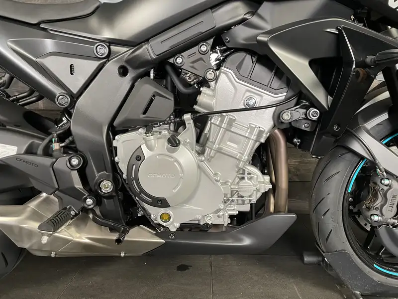 CFMOTO 675 NK - foto 5