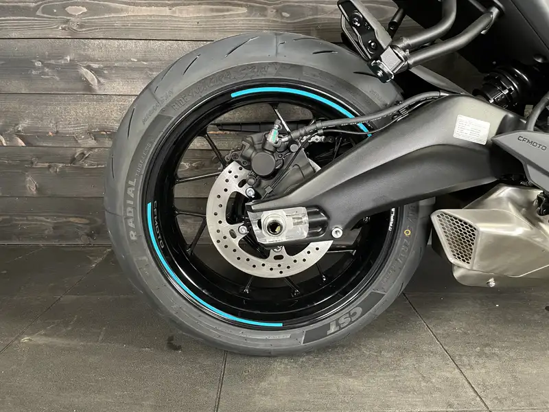 CFMOTO 675 NK - foto 4