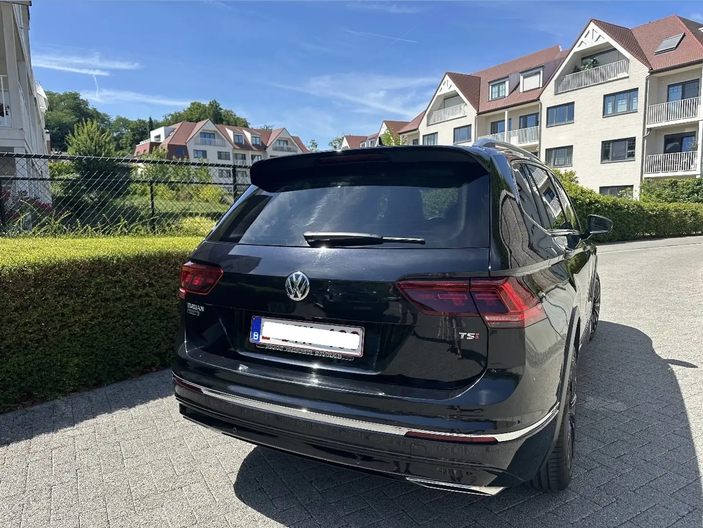 Volkswagen Tiguan Allspace 1.5 Tsi S line Zwart - 1