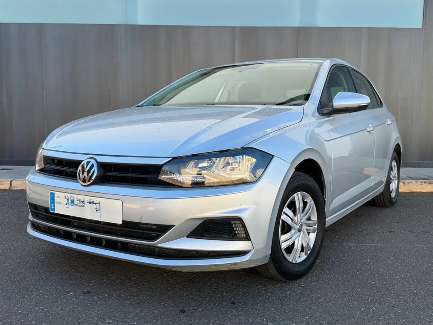 Volkswagen Polo 1.0 Edition 59kW Gris - 1