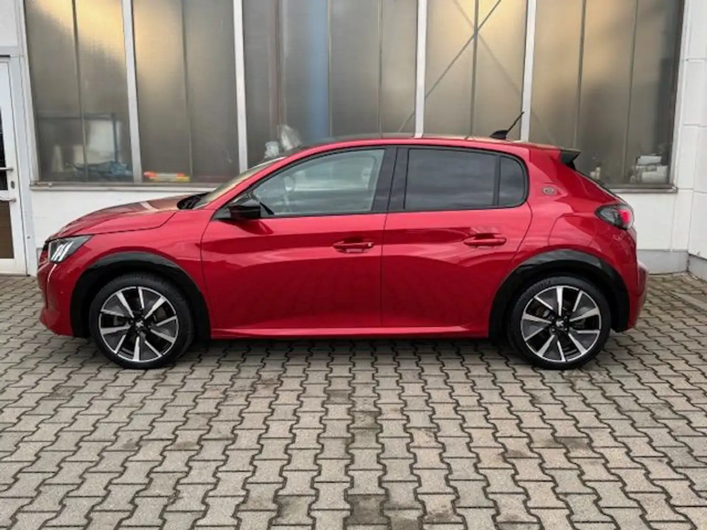 Peugeot 208 Elektromotor 136 GT Rot - 2