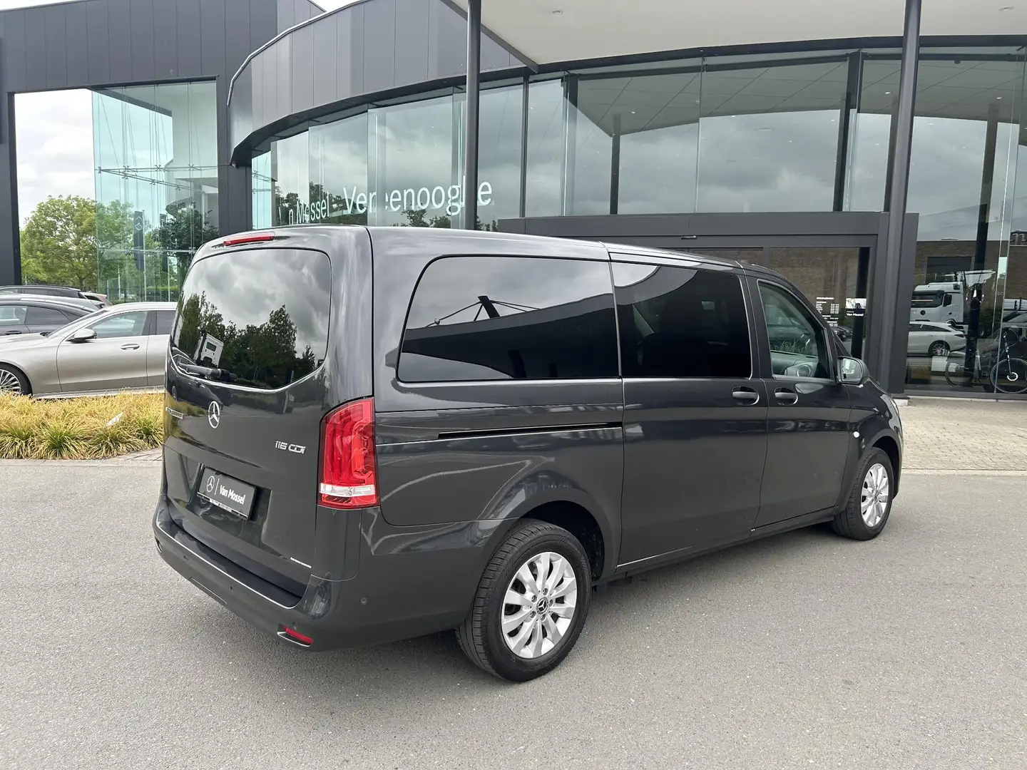 Mercedes-Benz Vito 116 Tourer Select L2 PARKPAKKET+8PL+AUDIO40+ILS+CA Grijs - 2