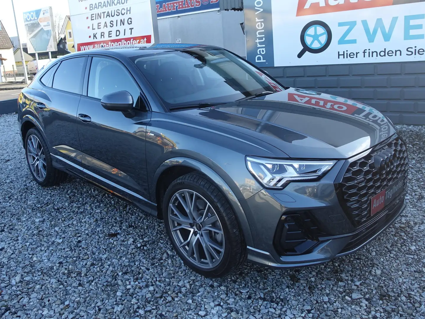 Audi Q3 40 TDI quattro S line-Sportback-ACC-Matrix-20 Zoll Grau - 1