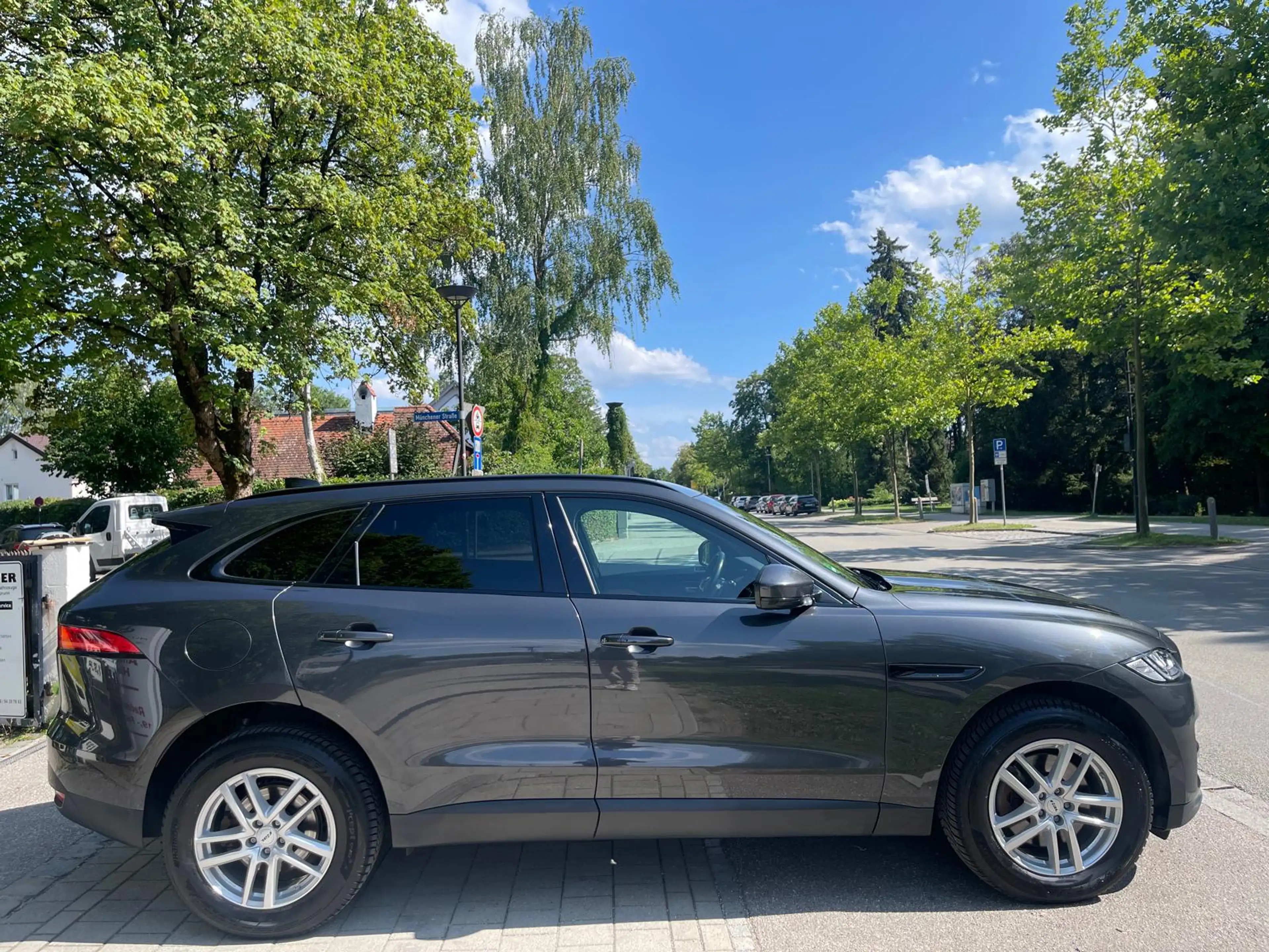 Jaguar F-Pace Portfolio AWD — photo 6