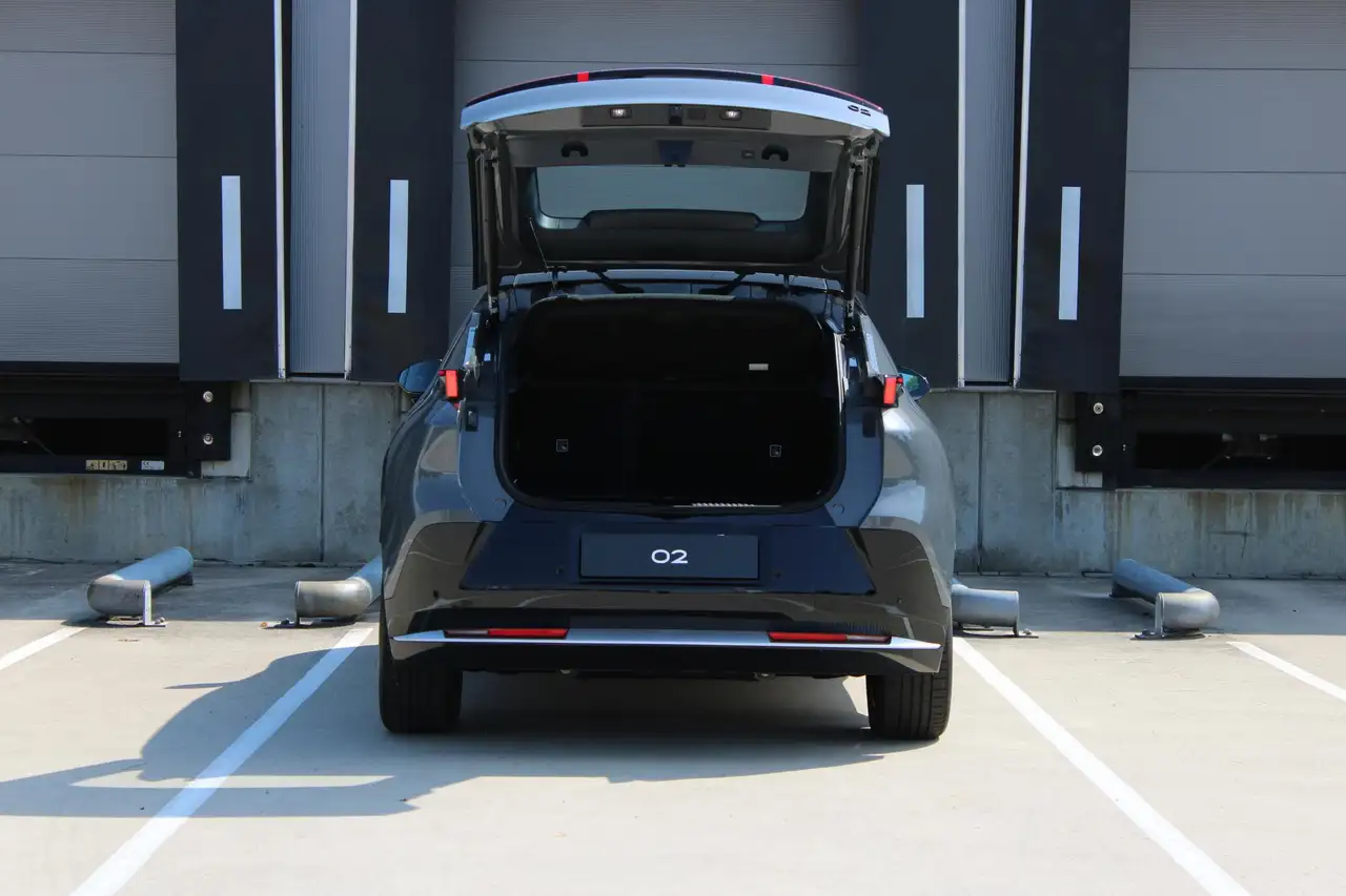 Lynk & Co 02