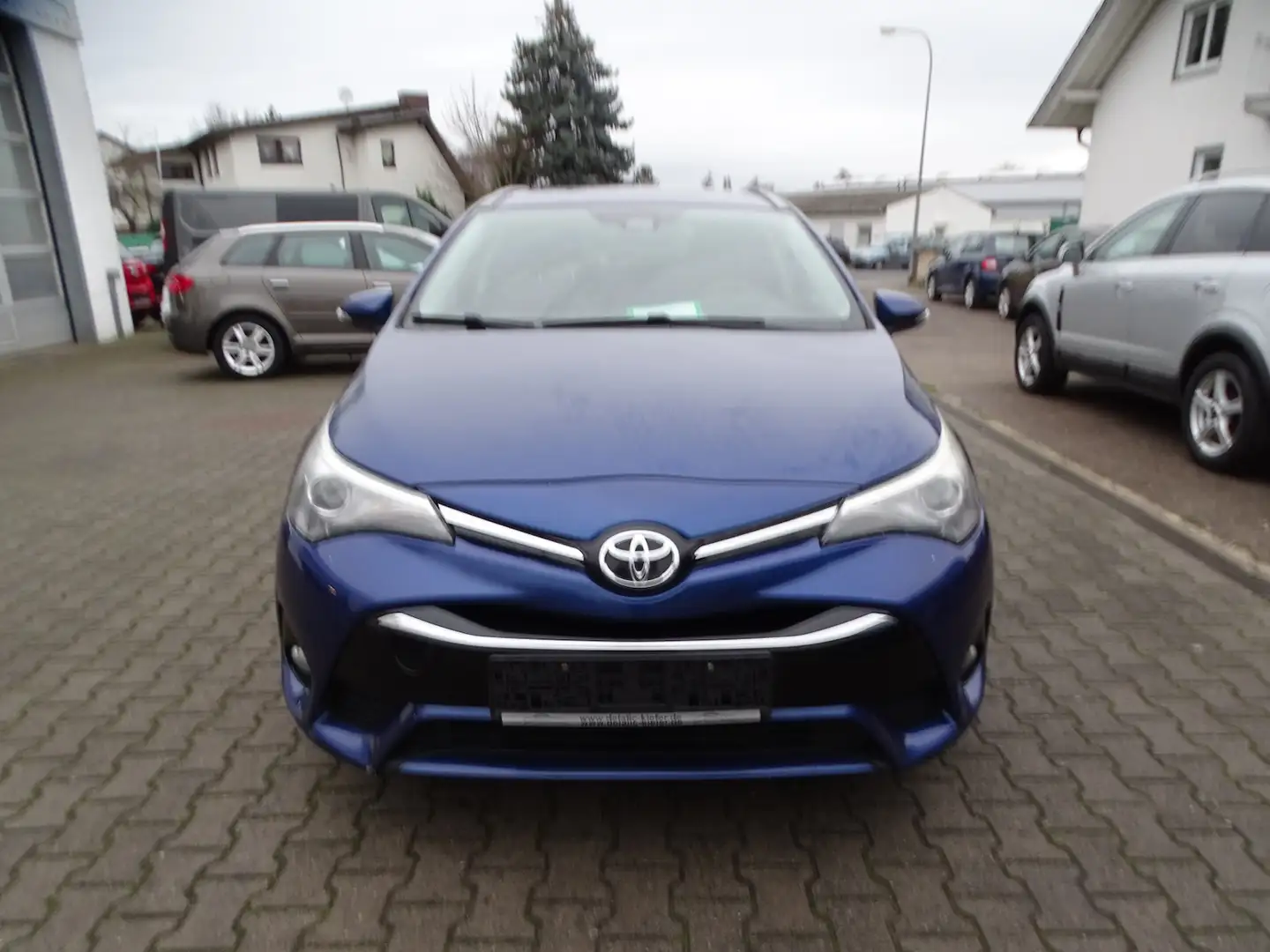 Toyota Avensis 2,0 D Klima, Navi Blau - 2