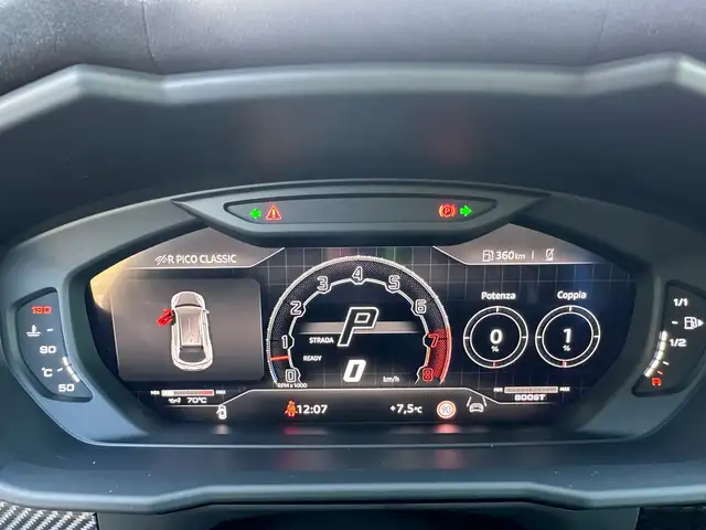 Lamborghini Urus view 11