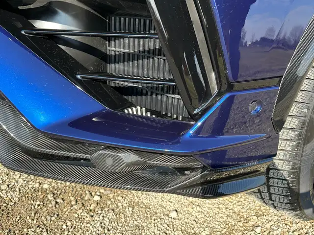 Lamborghini Urus view 15