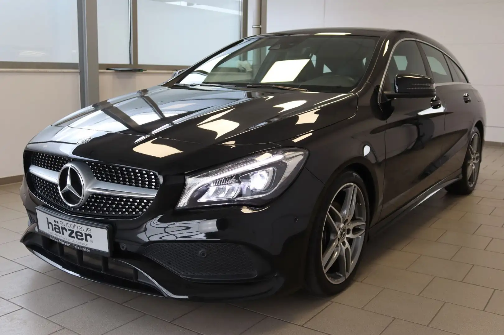Mercedes-Benz CLA 200 DCT AMG-Line *PANO*LED*NAV*RFK*Memory Schwarz - 2