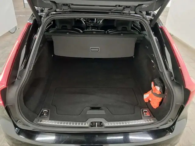 Volvo V90 view 6