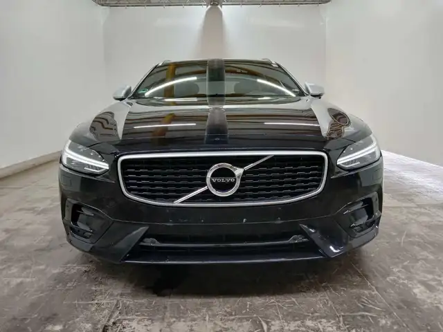 Volvo V90 view 2